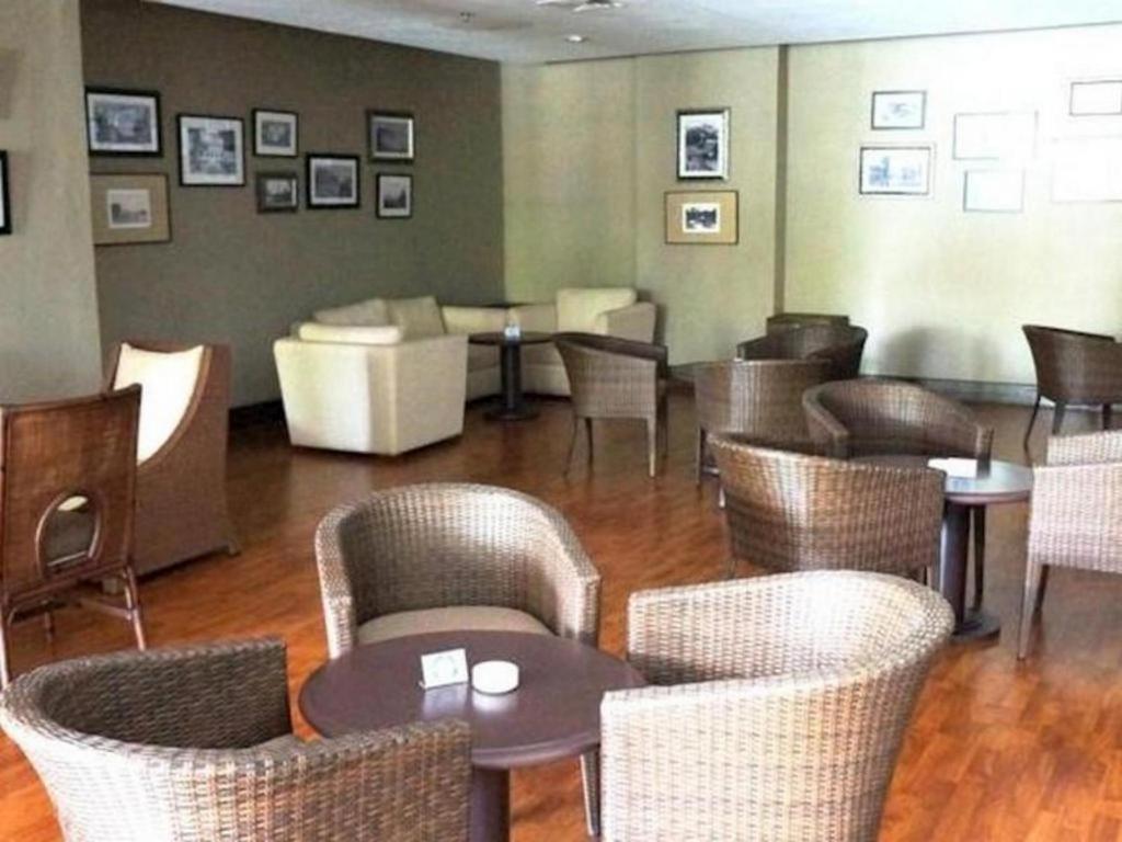 Kyriad Bumiminang Hotel Padang  Extérieur photo