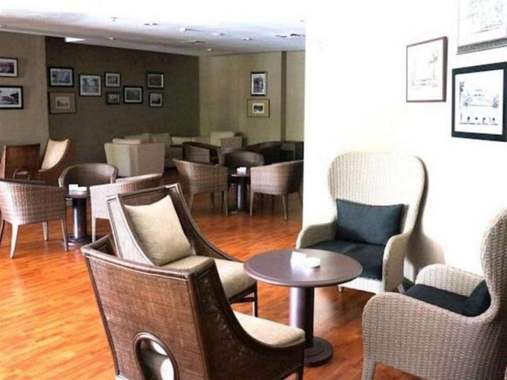 Kyriad Bumiminang Hotel Padang  Extérieur photo