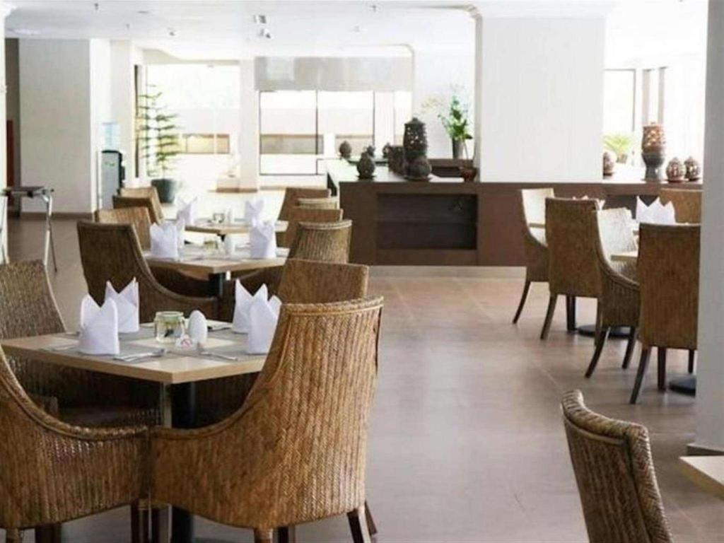Kyriad Bumiminang Hotel Padang  Extérieur photo