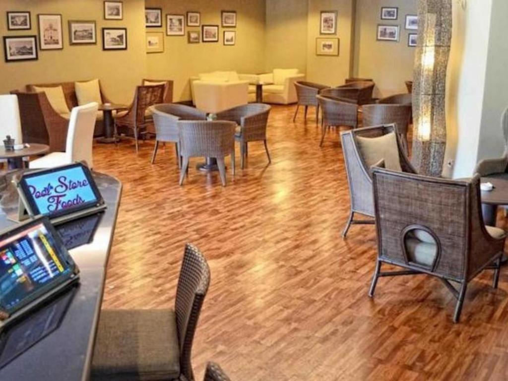 Kyriad Bumiminang Hotel Padang  Extérieur photo