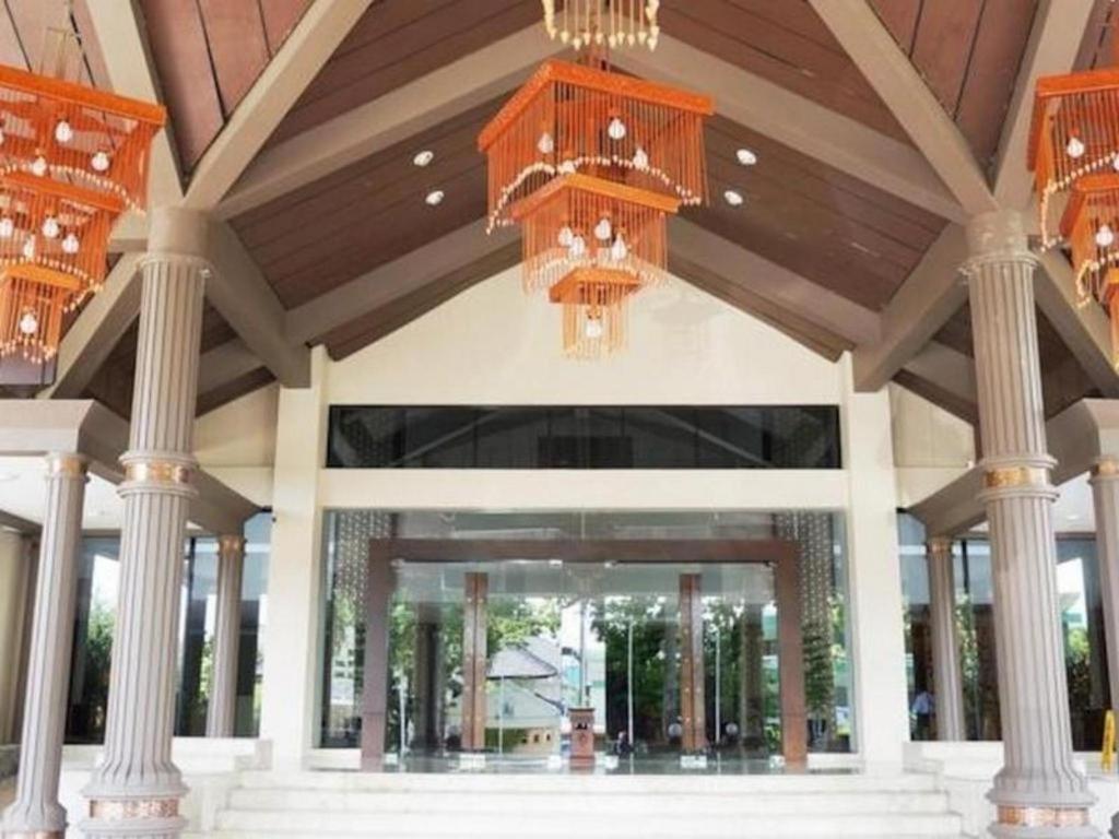 Kyriad Bumiminang Hotel Padang  Extérieur photo