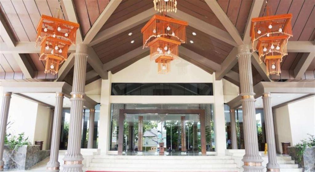 Kyriad Bumiminang Hotel Padang  Extérieur photo