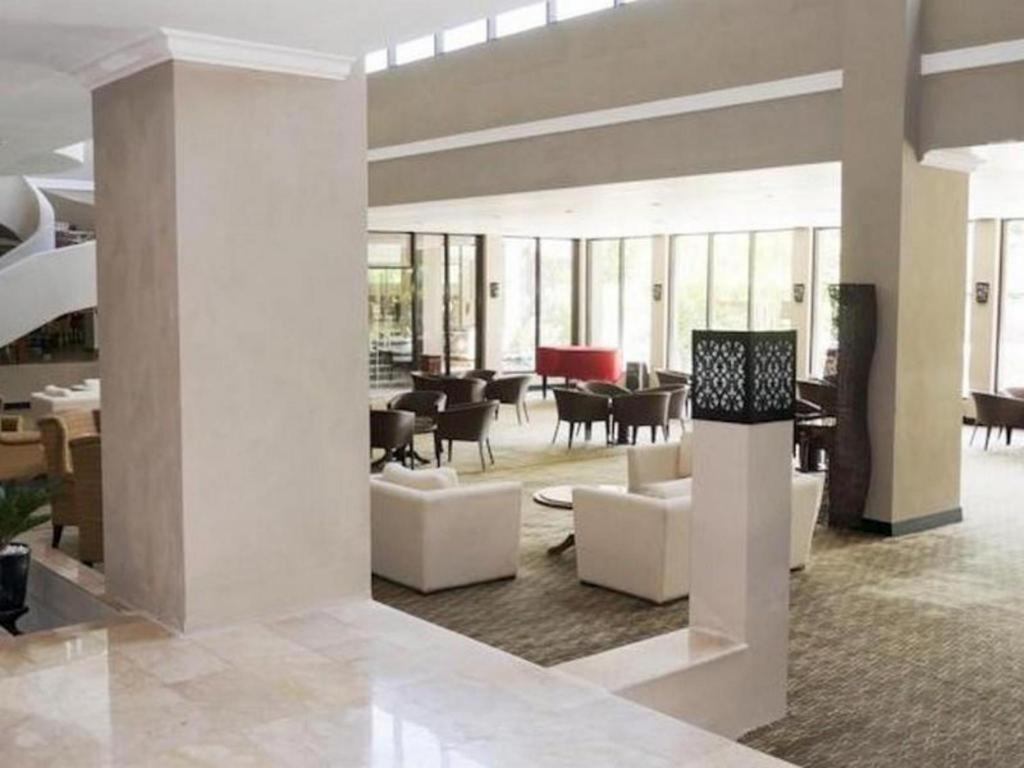 Kyriad Bumiminang Hotel Padang  Extérieur photo
