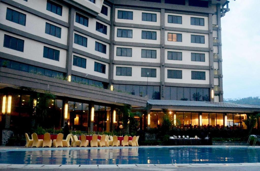 Kyriad Bumiminang Hotel Padang  Extérieur photo