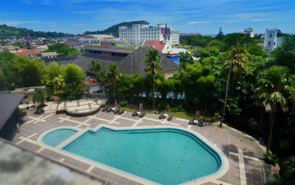 Kyriad Bumiminang Hotel Padang  Extérieur photo