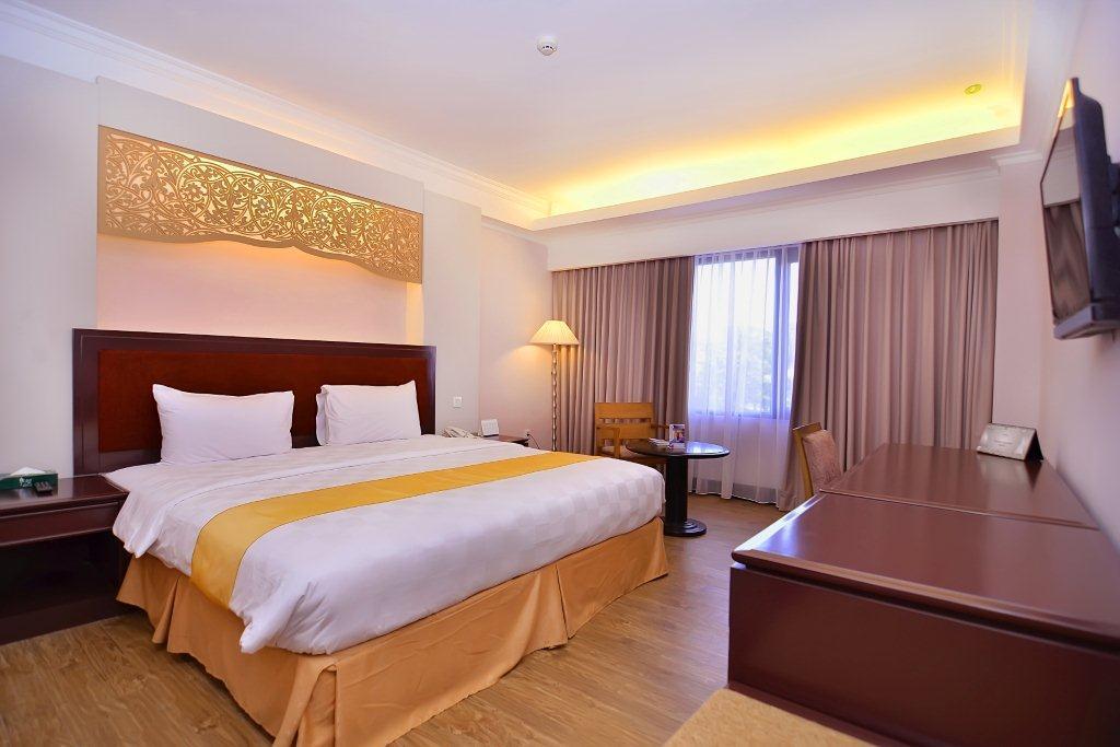 Kyriad Bumiminang Hotel Padang  Extérieur photo