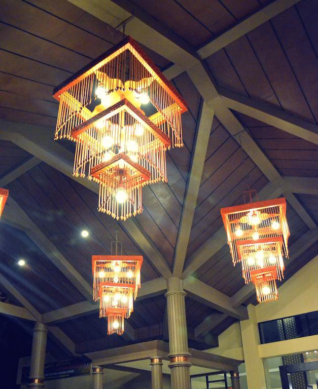 Kyriad Bumiminang Hotel Padang  Extérieur photo