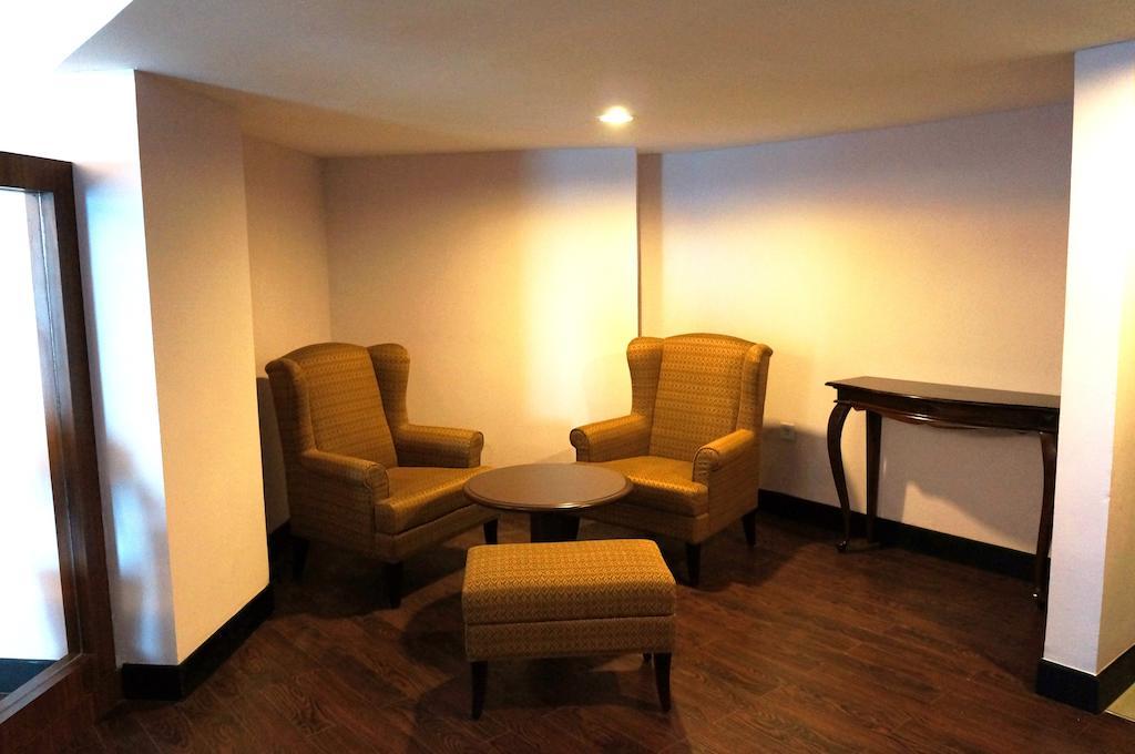 Kyriad Bumiminang Hotel Padang  Extérieur photo