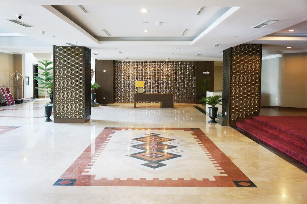 Kyriad Bumiminang Hotel Padang  Extérieur photo