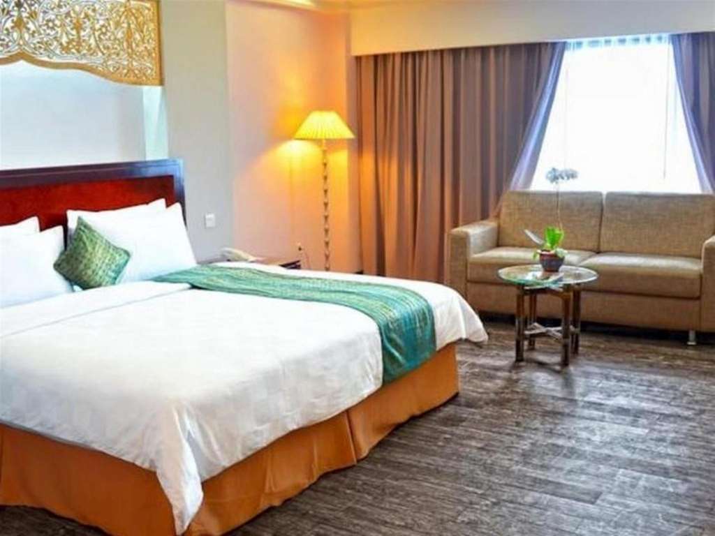 Kyriad Bumiminang Hotel Padang  Chambre photo